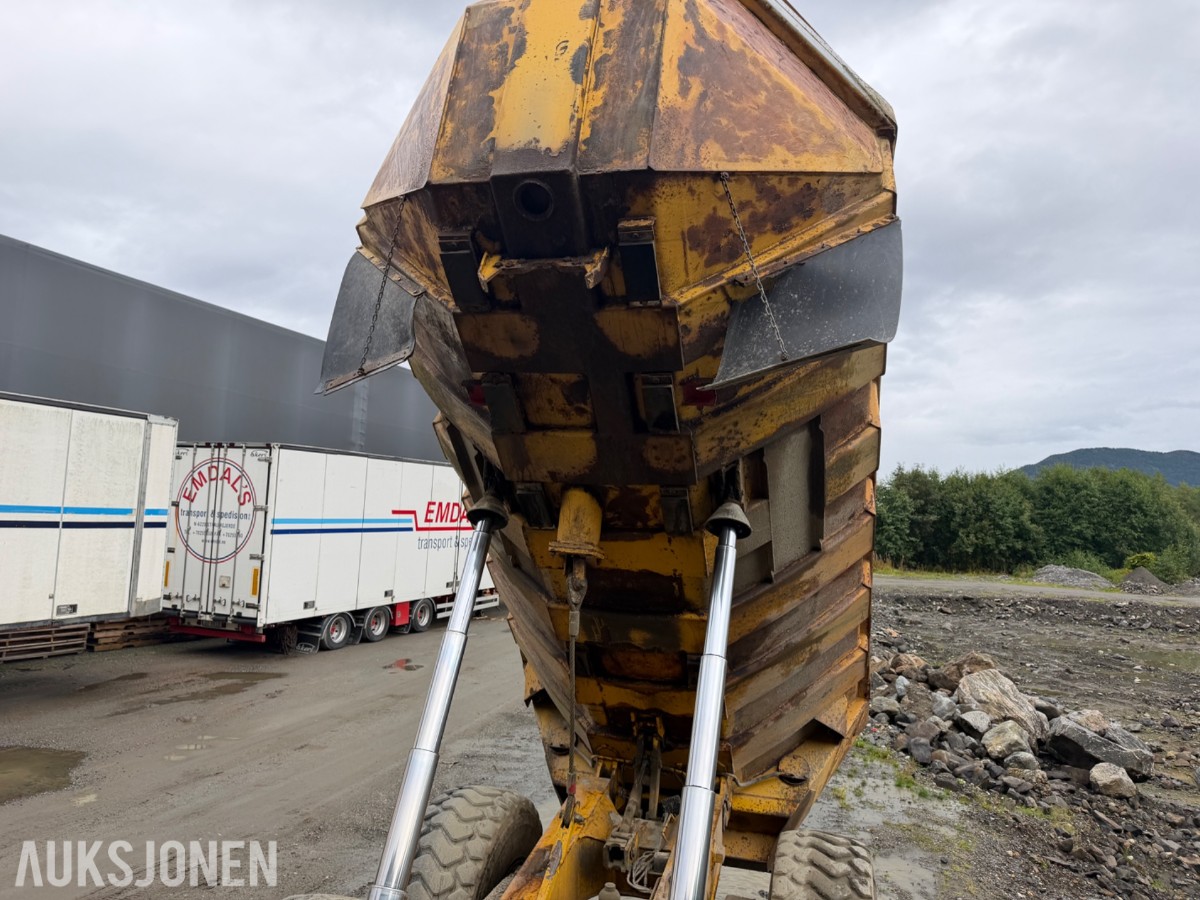 2000 Moxy MT30 Road 6X6 dumper
