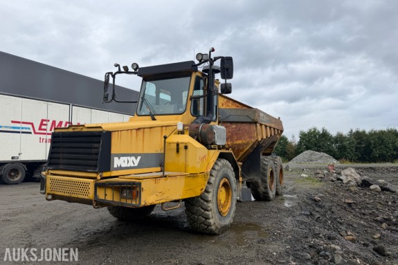 2000 Moxy MT30 Road