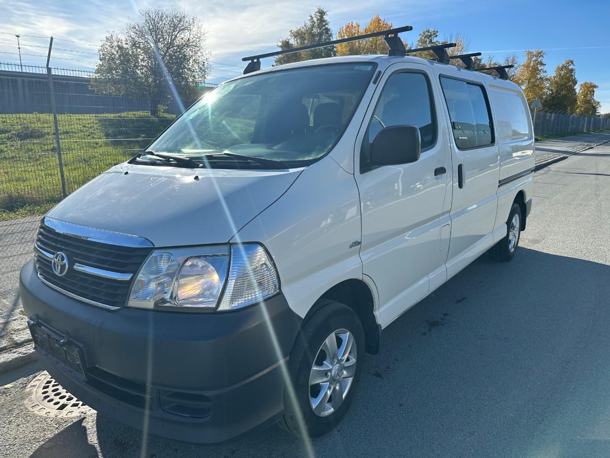 2010 Toyota HIACE 2.5 D-4D 117 HK 4WD HENGERFESTE SKYVEDØRER TAKSTATIV
