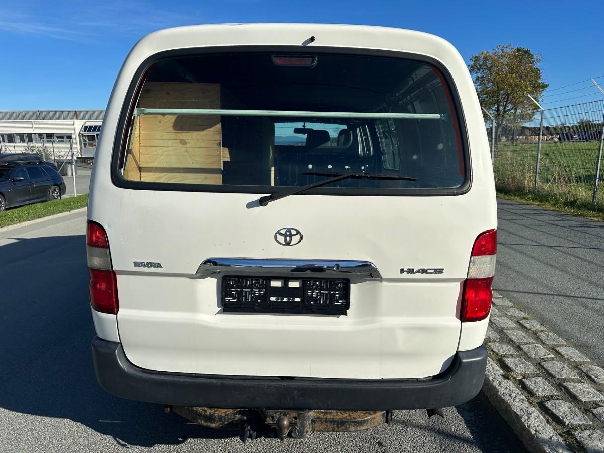 2010 Toyota HIACE 2.5 D-4D 117 HK 4WD HENGERFESTE SKYVEDØRER TAKSTATIV