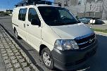 2010 Toyota HIACE 2.5 D-4D 117 HK 4WD HENGERFESTE SKYVEDØRER TAKSTATIV