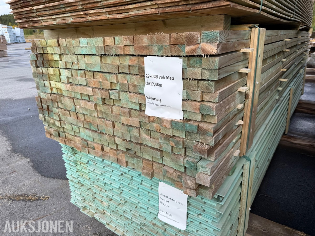 29 x 48 mm. Rektangulær kledning. Saltutlsag