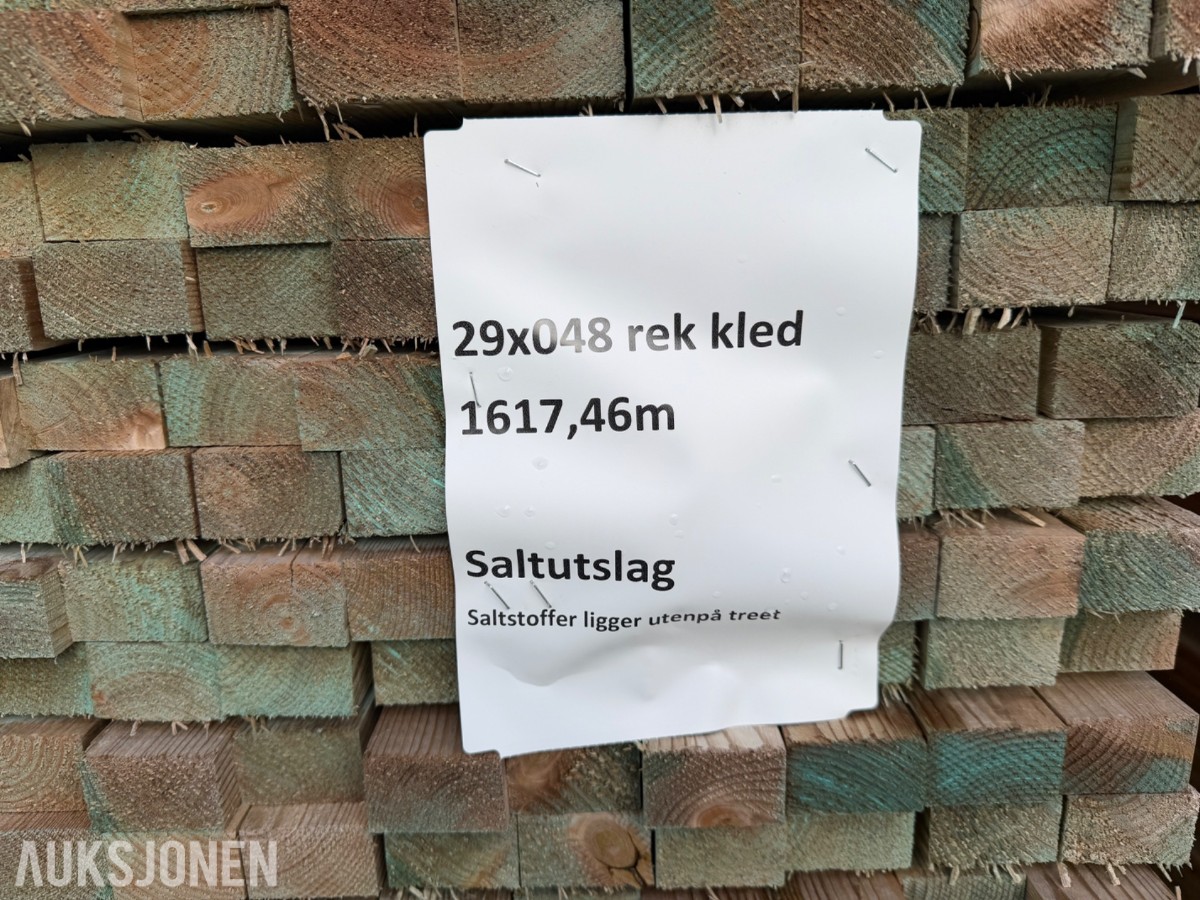 29 x 48 mm. Rektangulær kledning. Saltutlsag