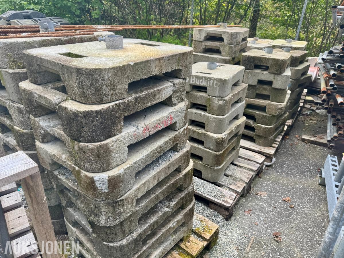 Parti 21 stk betongfundamenter - ballastblokker for byggegjerder