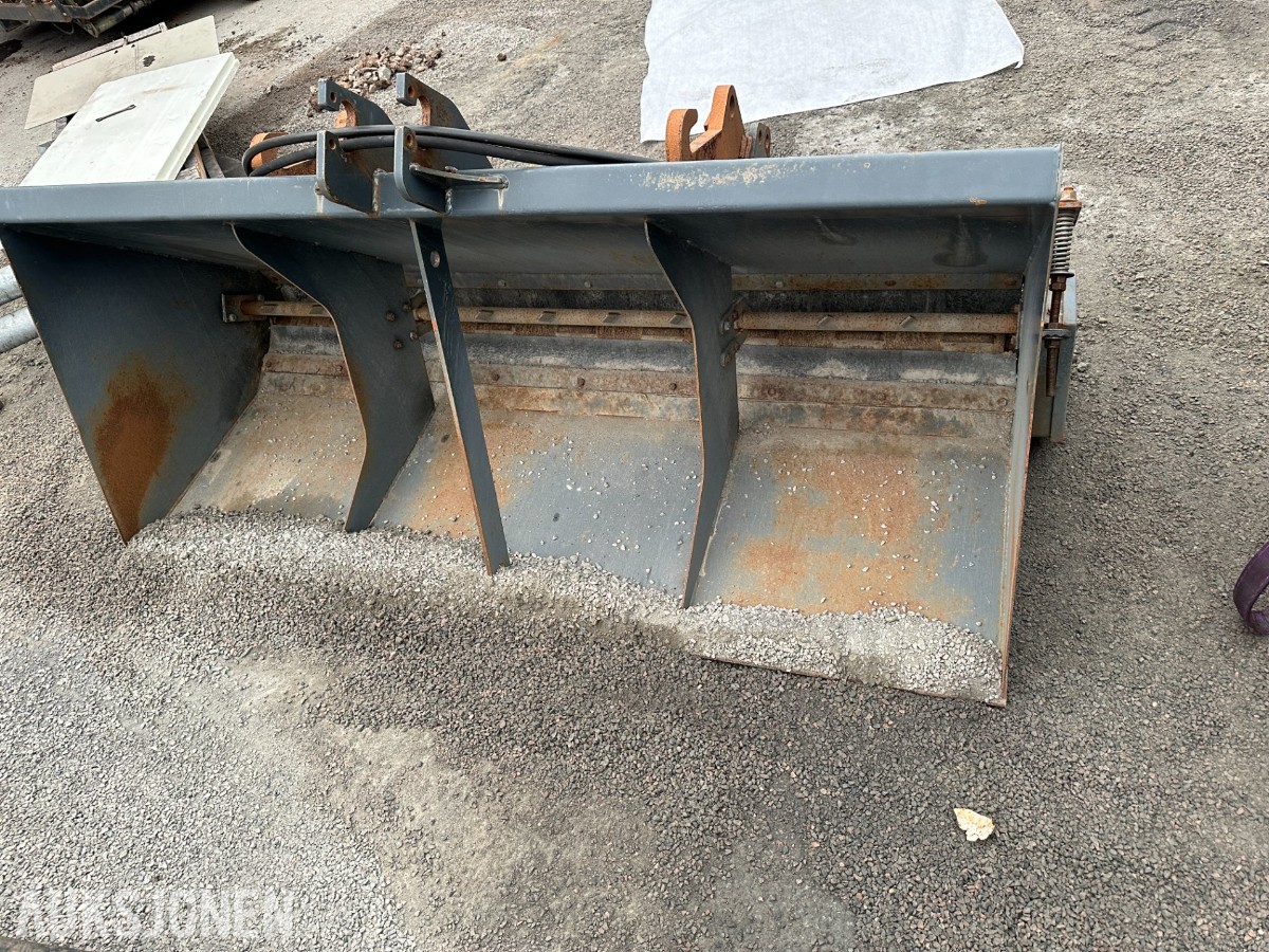 Strøkasse 210 cm med hydraulisk drift