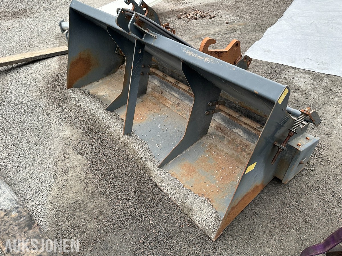 Strøkasse 210 cm med hydraulisk drift