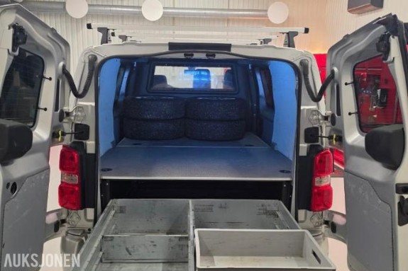 Loyds Smartfloor skuffesystem til varebil