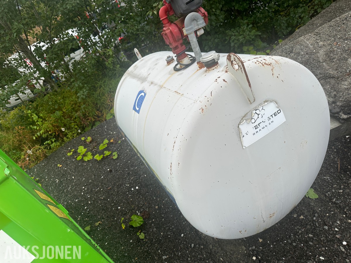 Dieseltank med pumpe og telleverk