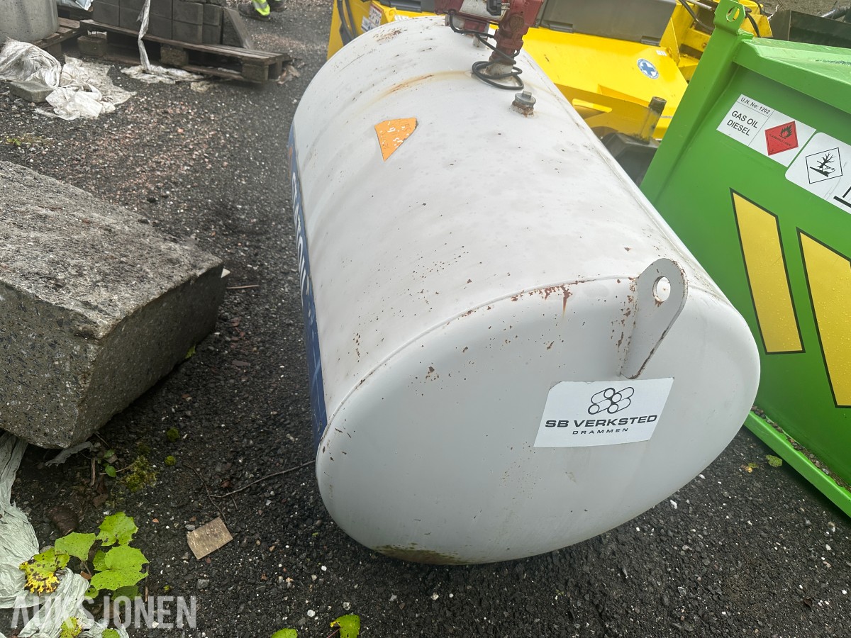 Dieseltank med pumpe og telleverk