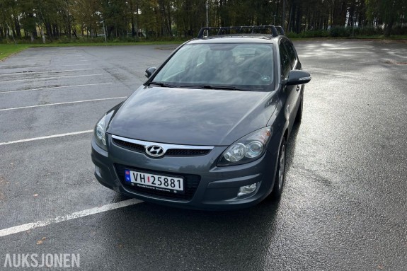 2010 Hyundai i30 1.6 90hk  EN EIER HENGERFESTE S+V DEKK  EU OK 06.2028                            lav km  99400 km