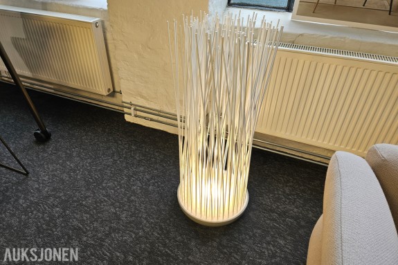 Karman – Don’t Touch, gulvlampe modell HP153 3B INT, design av Matteo Ugolini 