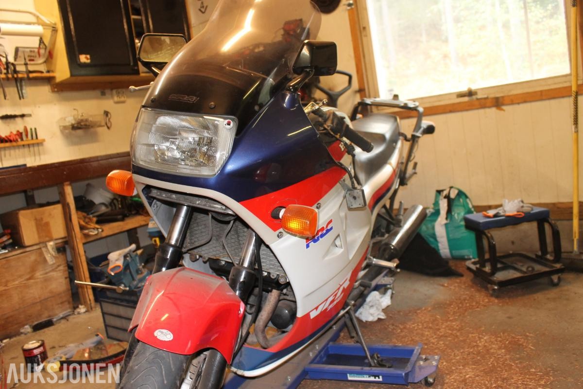 1988 Honda VFR 750 F Reparasjonsobjekt