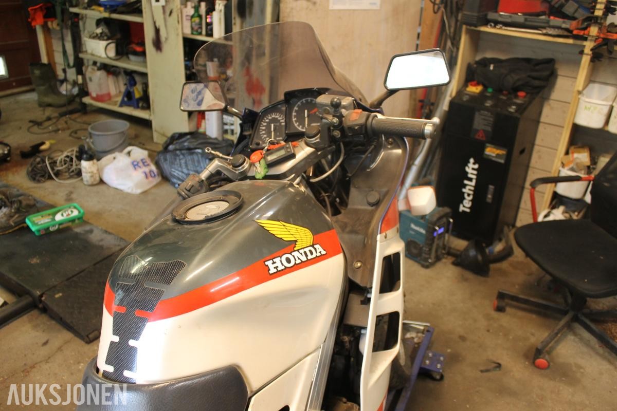 1988 Honda VFR 750 F Reparasjonsobjekt