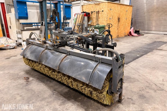 SAMI hydraulisk feiekost med BM-feste – nylig service