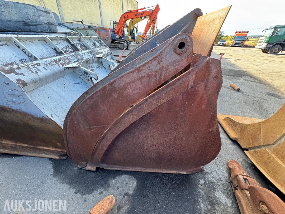 Hjullasterskuffe med hydraulisk klype