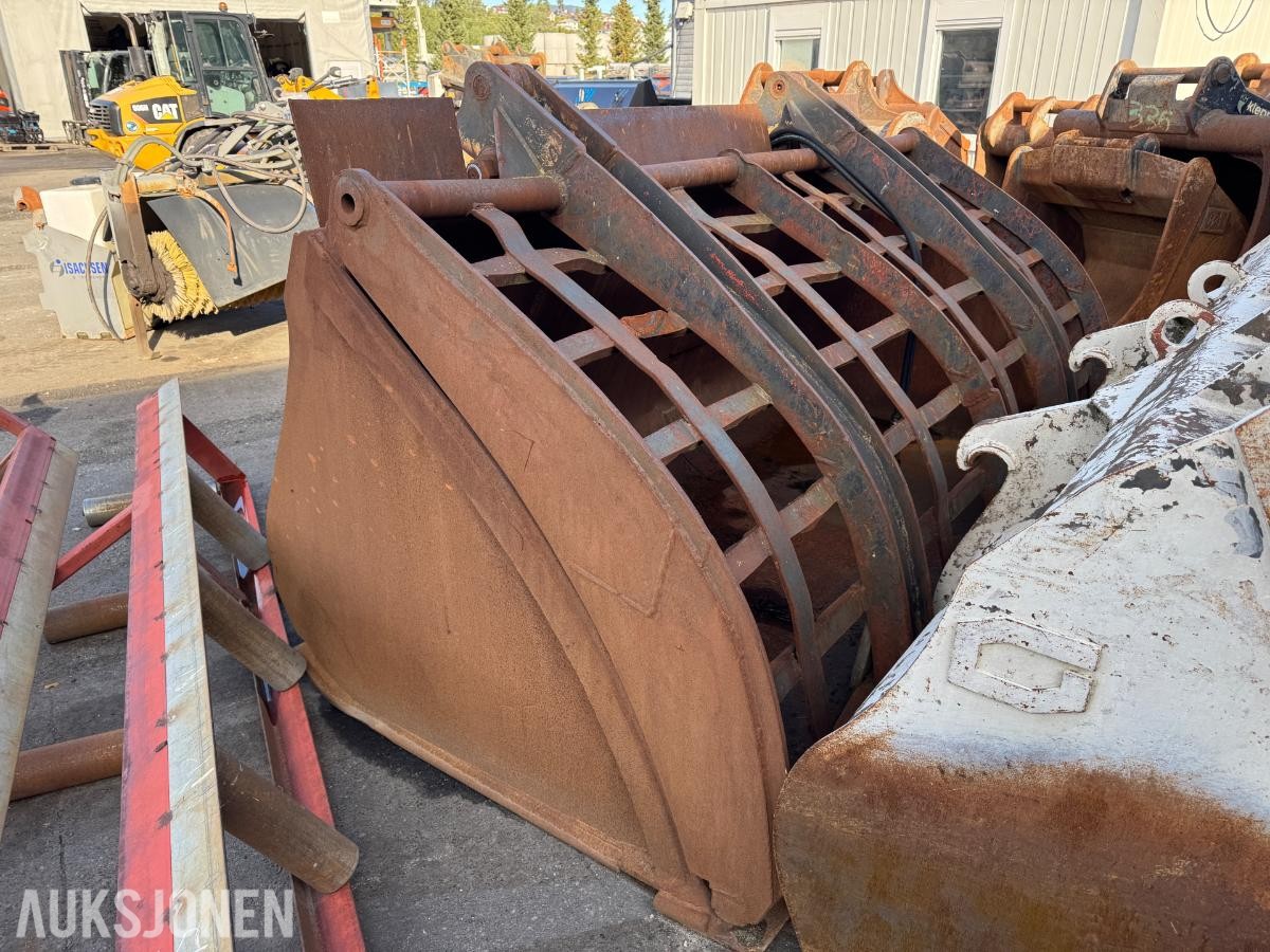 Hjullasterskuffe med hydraulisk klype