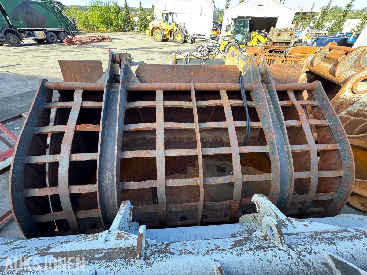 Hjullasterskuffe med hydraulisk klype