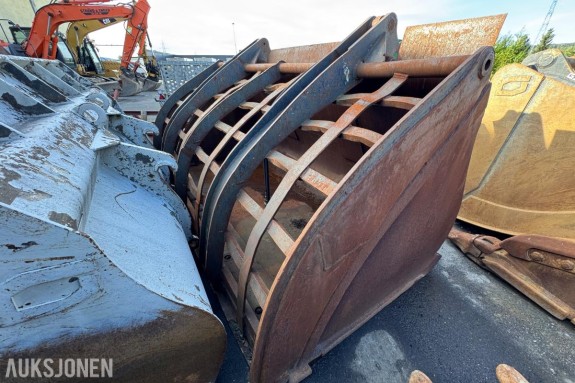 Hjullasterskuffe med hydraulisk klype