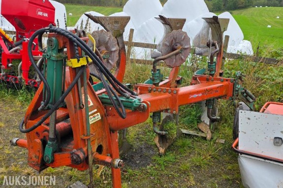 1 Kvernland 3 skjærs vendeplog 