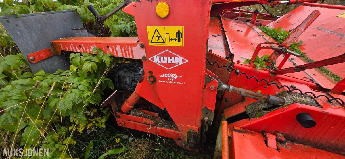 2003 Kuhn RC302 Slåmaskin