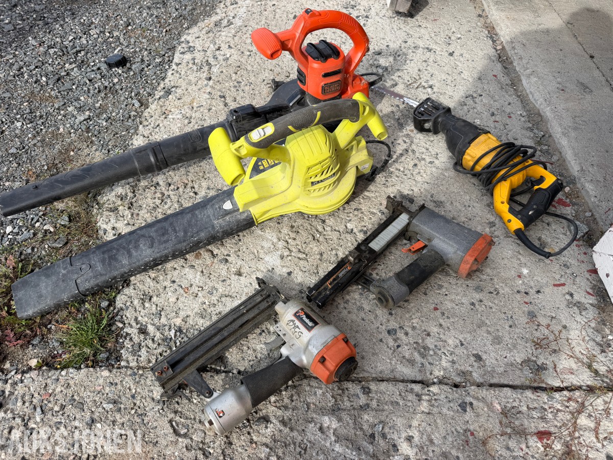 Verktøypakke - DeWalt/Paslode/Black&decker/Ryobi Bajonettsag, 2x spiker/krampepistoler, 2xløvblåsere
