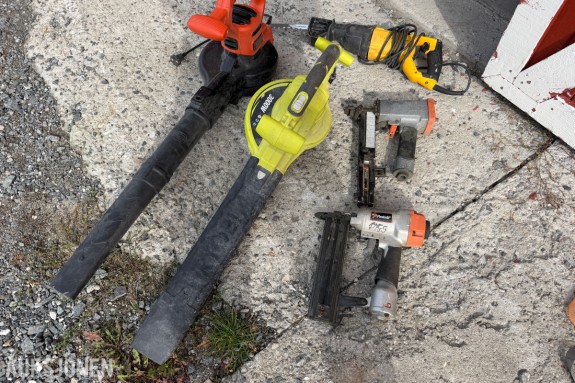 Verktøypakke - DeWalt/Paslode/Black&decker/Ryobi Bajonettsag, 2x spiker/krampepistoler, 2xløvblåsere