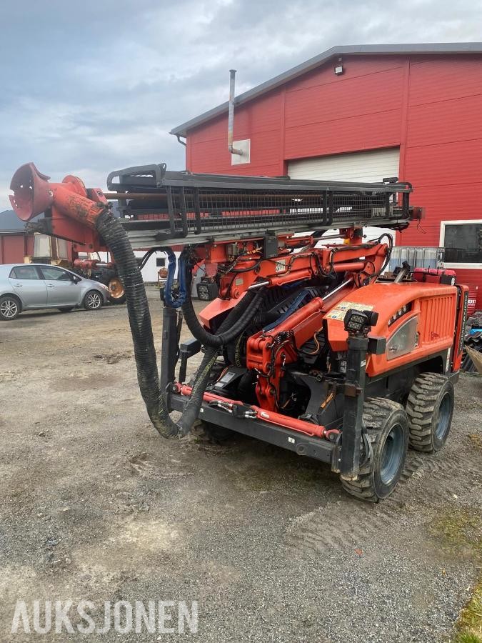 2020 Sandvik Commando DC130Ri borerigg, 2218 t, sentralsmøring, vinsj