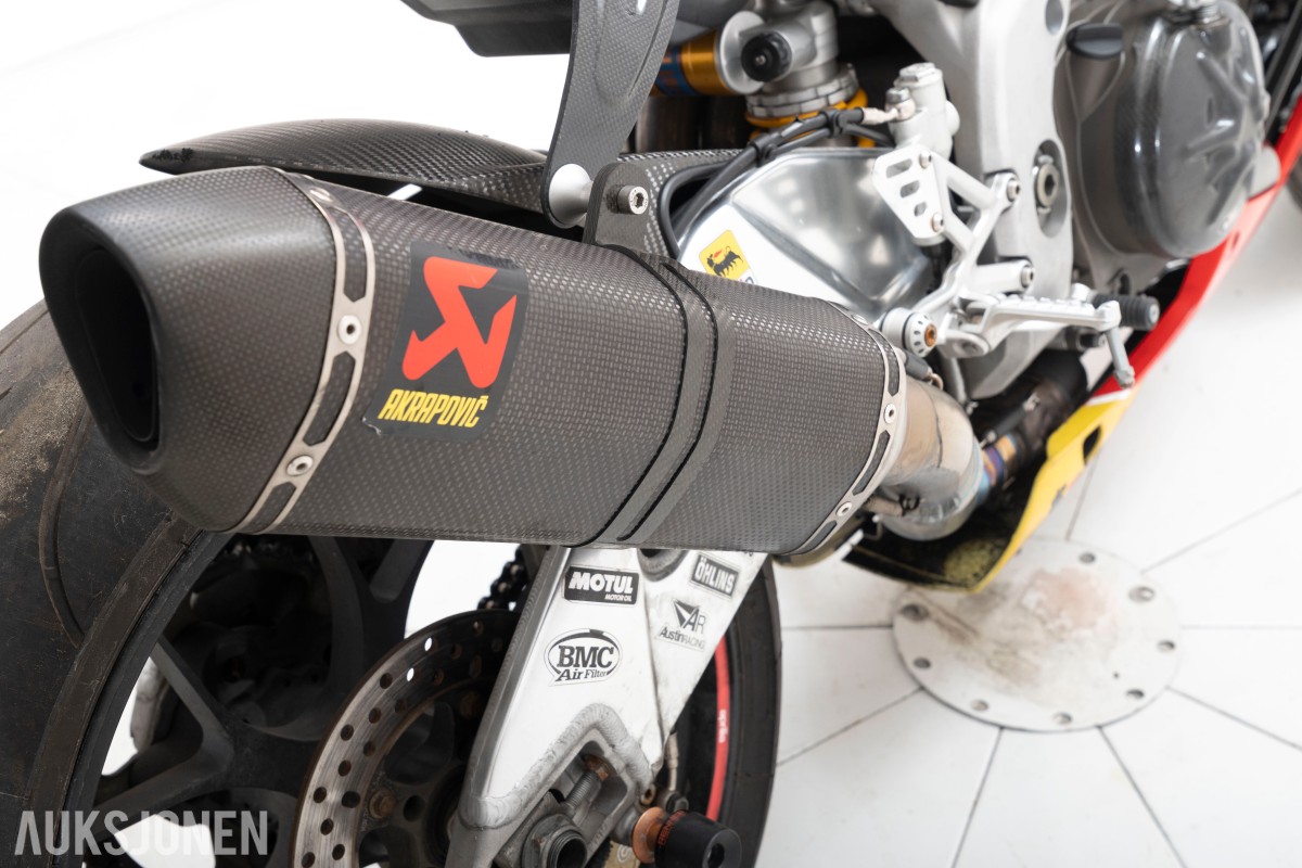 2009 Aprilia RSV 1000 - 180 HK - AKRAPOVIC