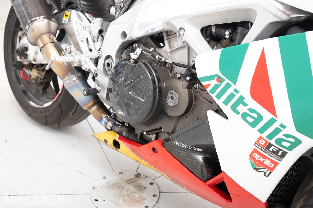 2009 Aprilia RSV 1000 - 180 HK - AKRAPOVIC