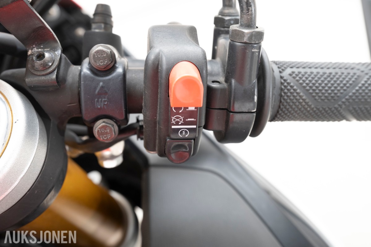 2009 Aprilia RSV 1000 - 180 HK - AKRAPOVIC
