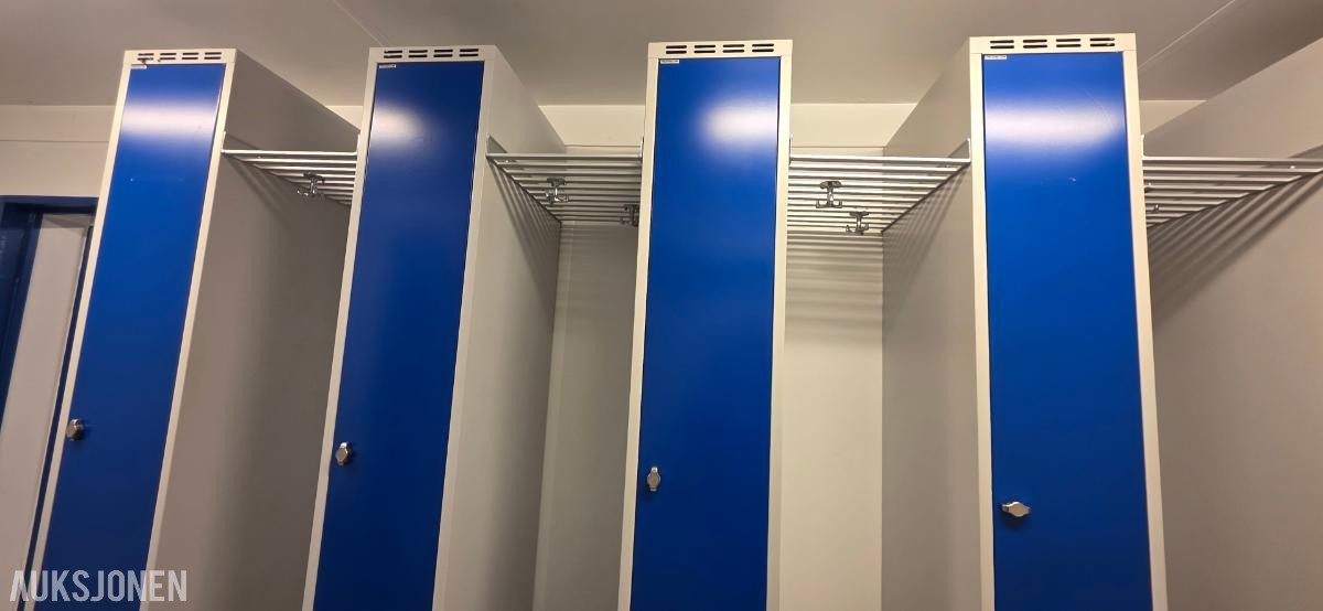 5 stk. garderobeskap med åpne garderobeplasser, oppheng og understell