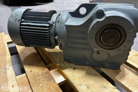 SEW Eurodrive KA77DT90L6 vinkelgir, hulaksel *Ingen minstepris*