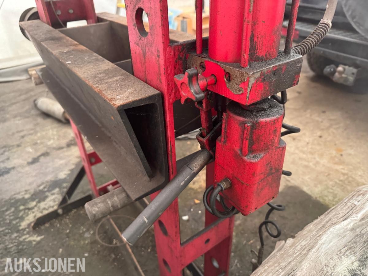 Hydraulisk verkstedpresse 50 tonn