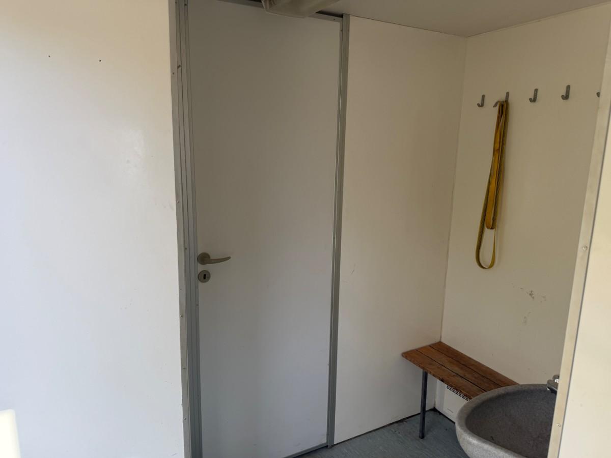 2007 Scanvogn 570 Mannskapsbrakke med WC