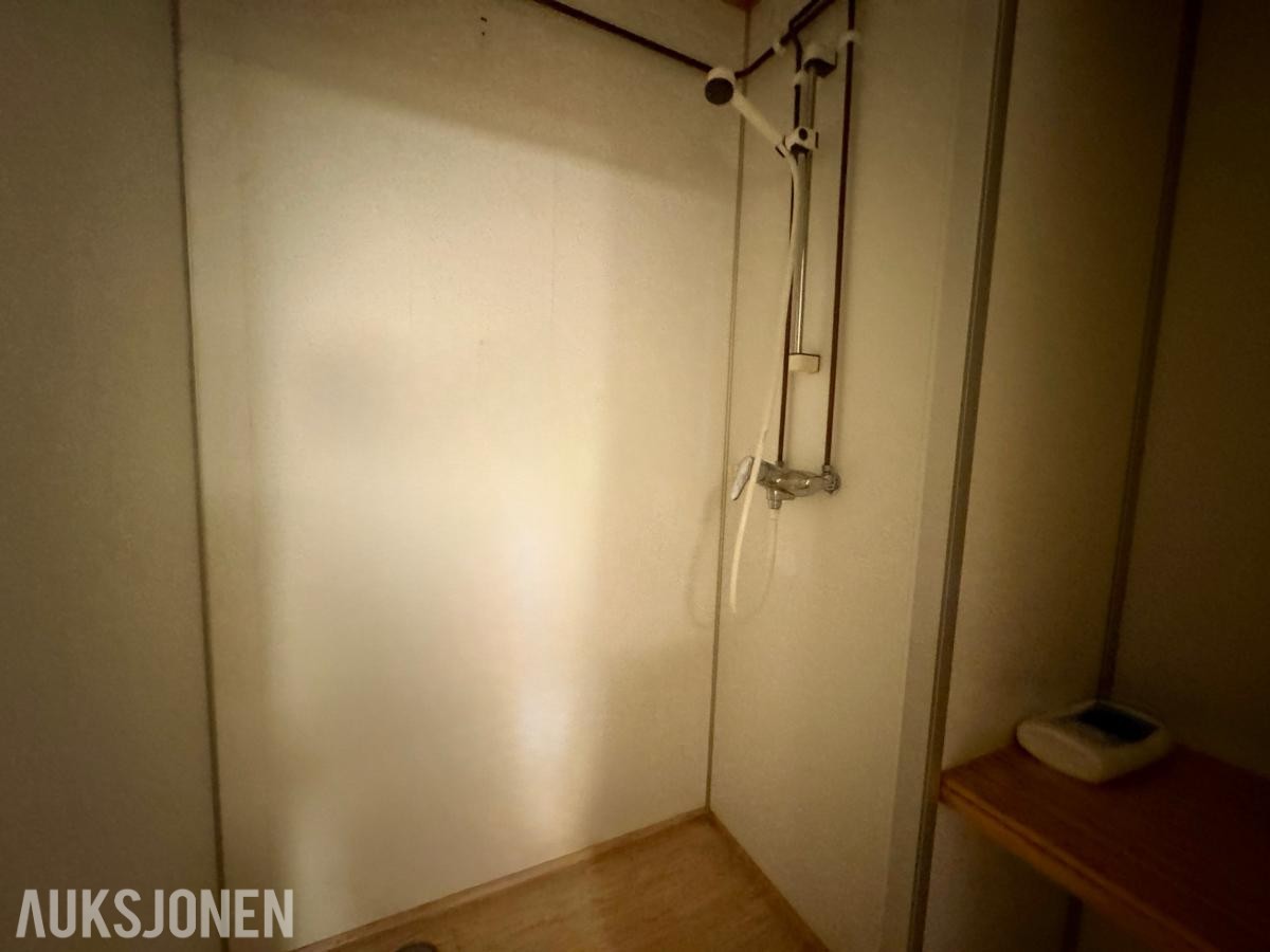 Mannskapsbrakke - garderobebrakke med dusj, toaletter og vaskerenne – 3-fas