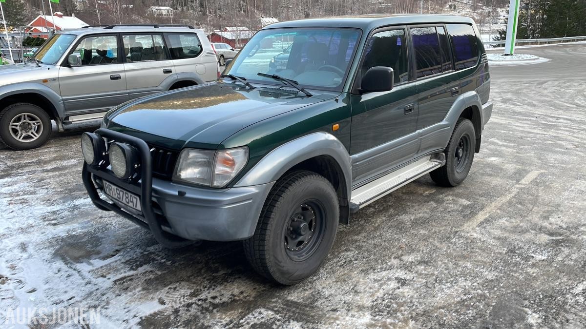 1999 TOYOTA LAND CRUISER 3.0D 125HK 4WD REP.OBJEKT/DELEBIL EU-OK 09.27 KUFANGER