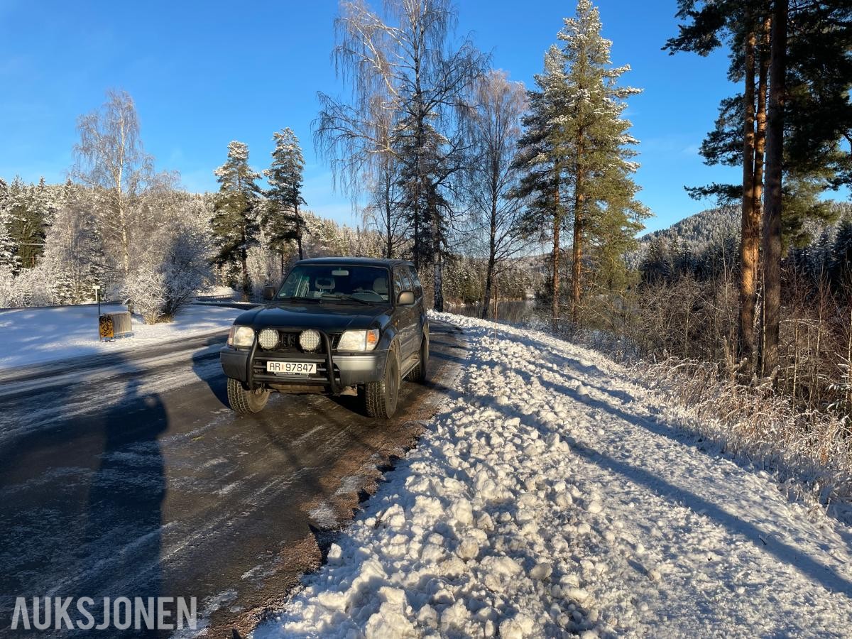 1999 TOYOTA LAND CRUISER 3.0D 125HK 4WD REP.OBJEKT/DELEBIL EU-OK 09.27 KUFANGER