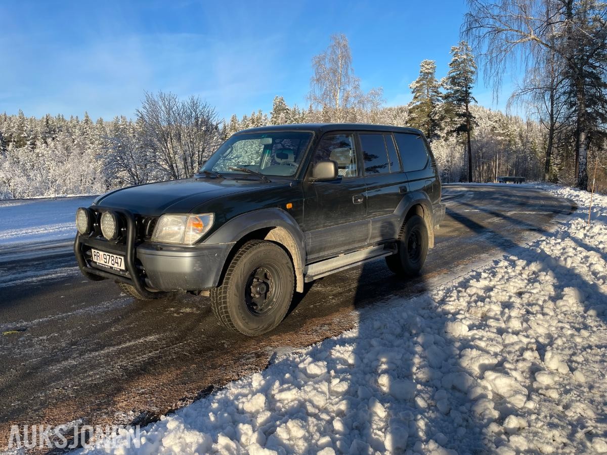 1999 TOYOTA LAND CRUISER 3.0D 125HK 4WD REP.OBJEKT/DELEBIL EU-OK 09.27 KUFANGER