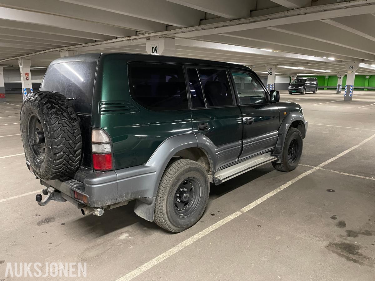 1999 TOYOTA LAND CRUISER 3.0D 125HK 4WD REP.OBJEKT/DELEBIL EU-OK 09.27 KUFANGER