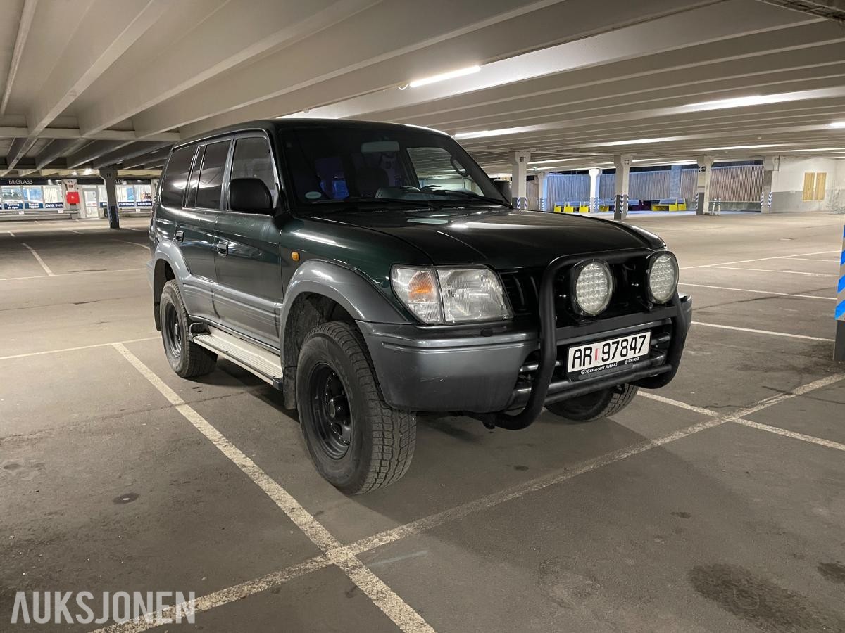 1999 TOYOTA LAND CRUISER 3.0D 125HK 4WD REP.OBJEKT/DELEBIL EU-OK 09.27 KUFANGER