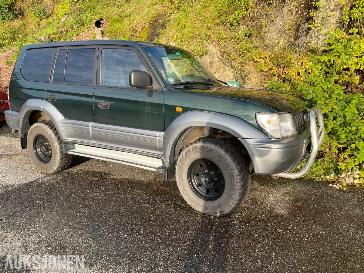 1999 TOYOTA LAND CRUISER 3.0D 125HK 4WD REP.OBJEKT/DELEBIL EU-OK 09.27 KUFANGER
