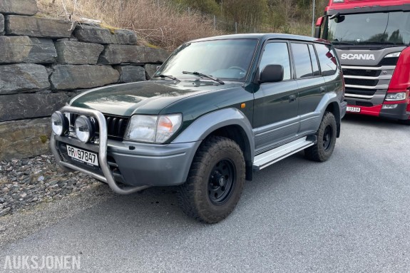 1999 TOYOTA LAND CRUISER 3.0D 125HK 4WD REP.OBJEKT/DELEBIL EU-OK 09.27 KUFANGER