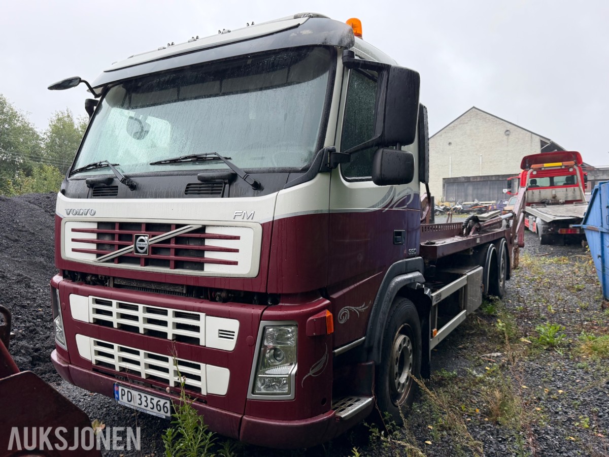 2010 mod. Volvo FM330 6x2 Krokbil, m/Laxo liftdumper
