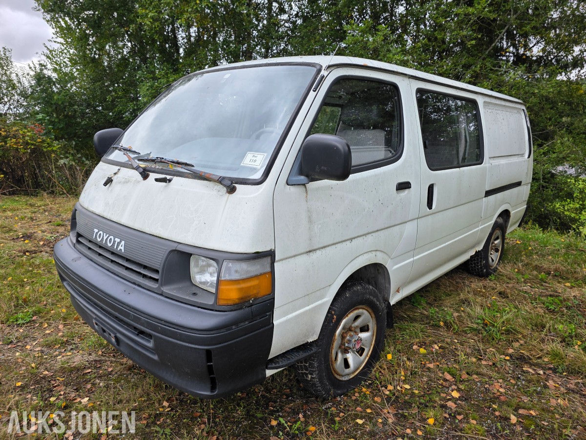 1993 Toyota HiAce 4 WD 5 seter Reparasjon objekt/delebil