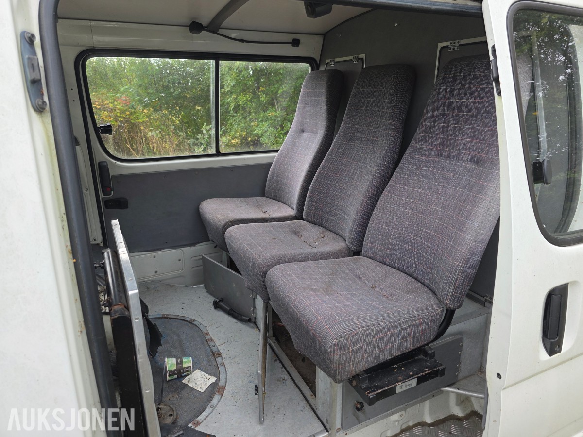 1993 Toyota HiAce 4 WD 5 seter Reparasjon objekt/delebil