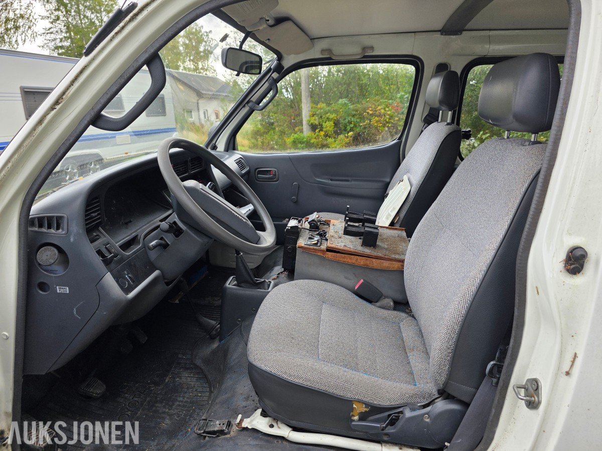 1993 Toyota HiAce 4 WD 5 seter Reparasjon objekt/delebil