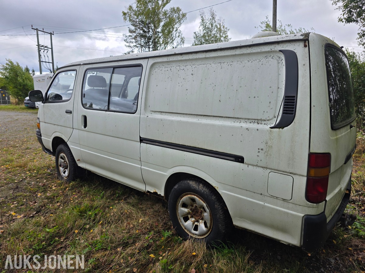 1993 Toyota HiAce 4 WD 5 seter Reparasjon objekt/delebil