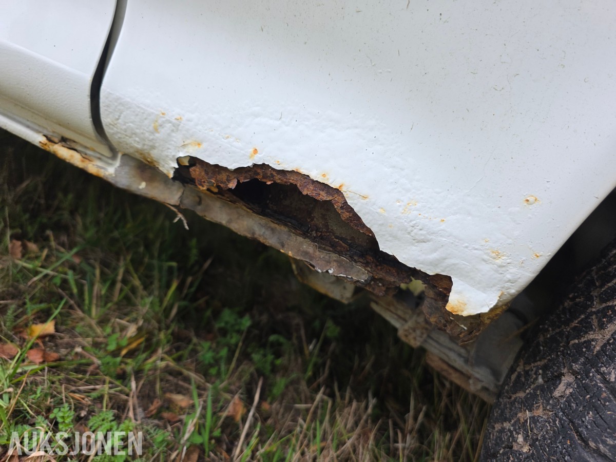 1995 Toyota HiAce 4 WD 5 seter reparasjonsobjekt/delebil