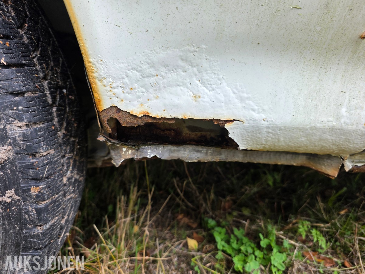 1995 Toyota HiAce 4 WD 5 seter reparasjonsobjekt/delebil
