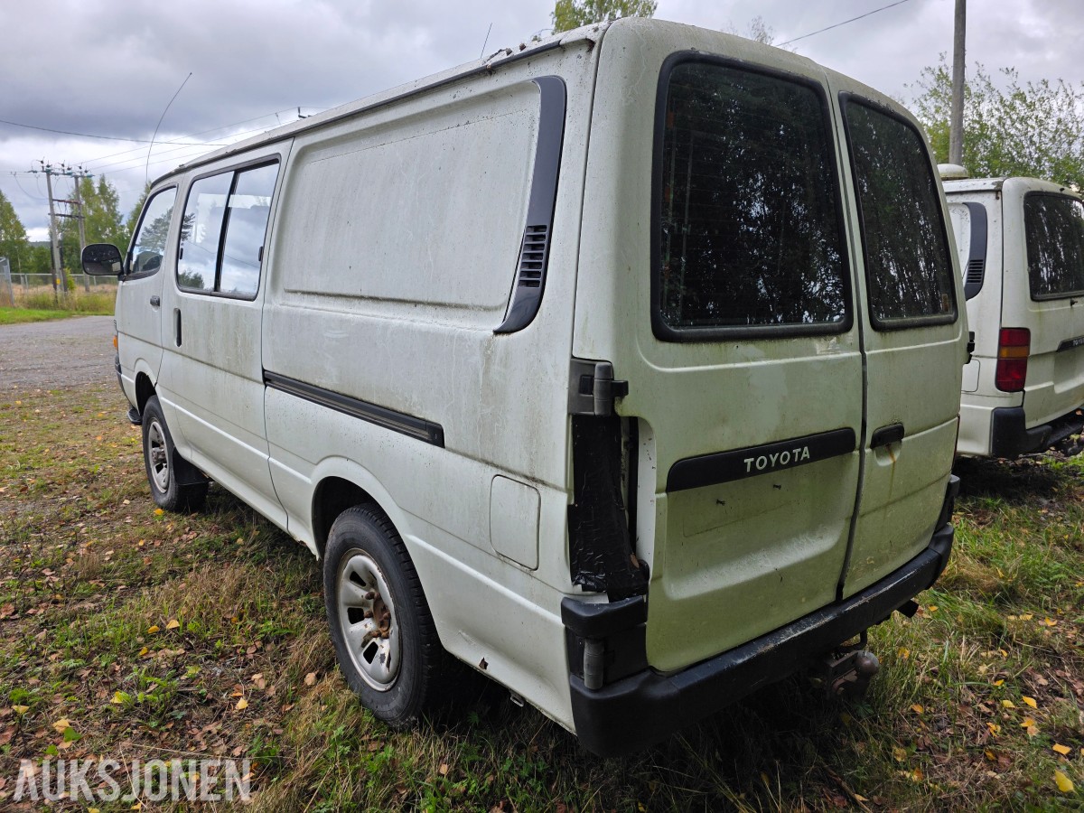 1995 Toyota HiAce 4 WD 5 seter reparasjonsobjekt/delebil